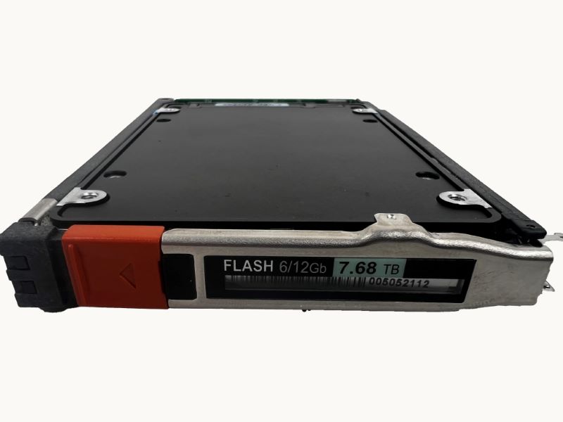 SSD EMC 7.68TB 2.5 SAS 12GB 005052112 005052113 - Imagem 2